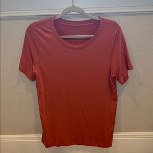 Kyte women’s Short Sleeve Tee in Rust
